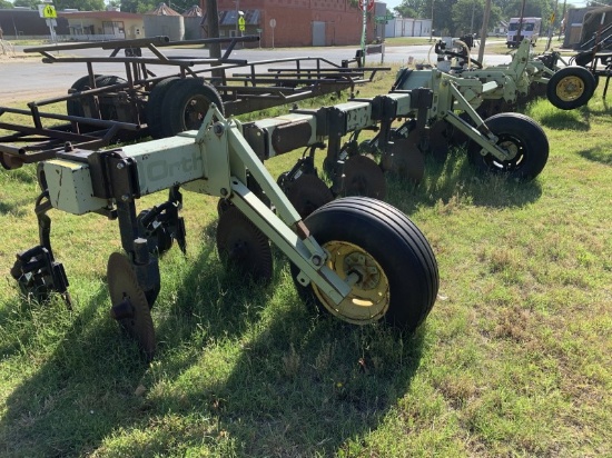 Orthman Anhydrous Fertilizer Applicator 16R30 w/hitch