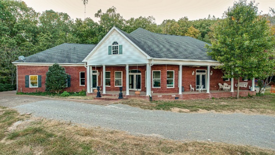 MULTI-USE HOME IN FRANKLIN TN