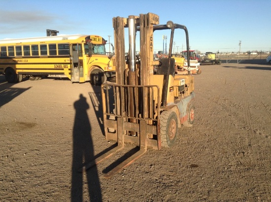 Caterpillar V40C Forklift Engine Type: 4 Cylinder , Fuel Type: G , Transmis