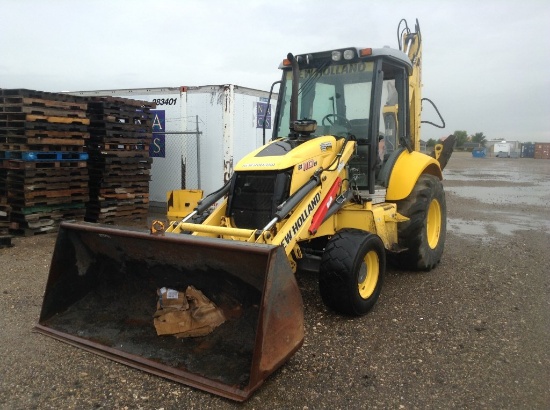 New Holland B110B Loader Backhoe 4X4, Enclosed Cab, (door missing), Extenda