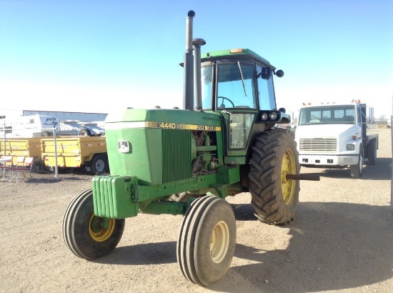 John Deere 4440 Farm Tractor Engine Type: 6 Cylinder , Fuel Type: D , Trans