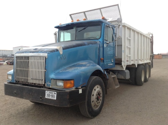 1993 International Truck Tractor Manure Spreader 6x4 6 Cylinder , Fuel Type
