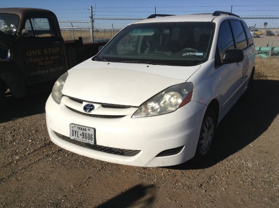 2008 Toyota Sienna Mini-Van Van RWD V6, 3.5L , Fuel Type: G , Transmission:
