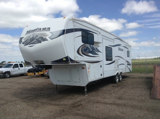 2011 Montana Travel Trailer Dual Entry, Awning, (2) Roof Units, (5) Slide O