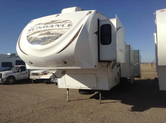 2011 Heartland Sundance 3300QS Travel Trailer Length: 25' , Tandem , 5th Wh