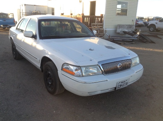 2005 Mercury Grand Marquis Sedan Car RWD V8, 4.6L , Fuel Type: G , Transmis