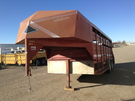 1989 Hillsboro Livestock Trailer Curb Side Door Length: 20' , Tandem , 5th
