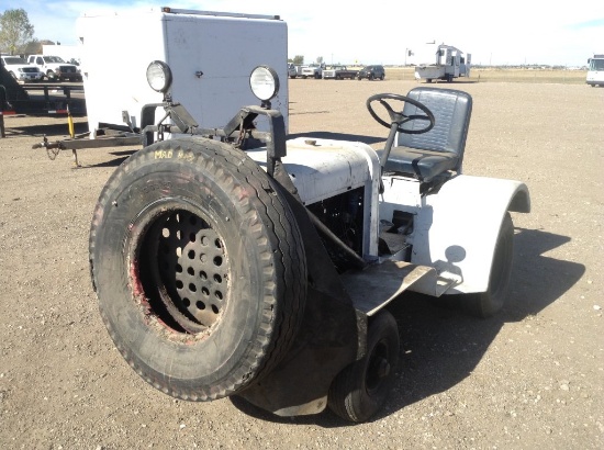 Clark Tug 6 Pusher/Puller Engine Type: 6 Cylinder , Fuel Type: g , Transmis