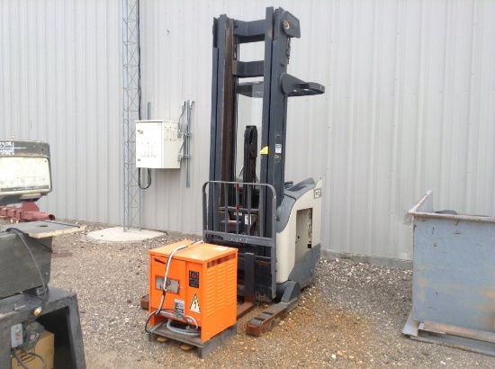 Crown RR5220 36V Electric Forklift Engine Type: Battery , Fuel Type: Electr