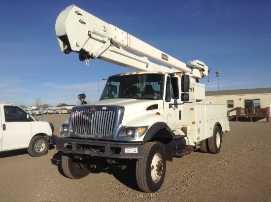 2005 International 7400 Bucket Truck