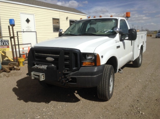 2007 Ford F-350 Single Cab Utility Truck