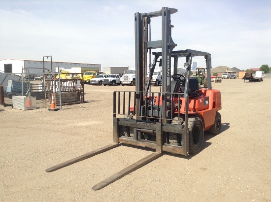 Nissan 90 Forklift