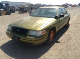1999 Ford Crown Victoria Sedan Car