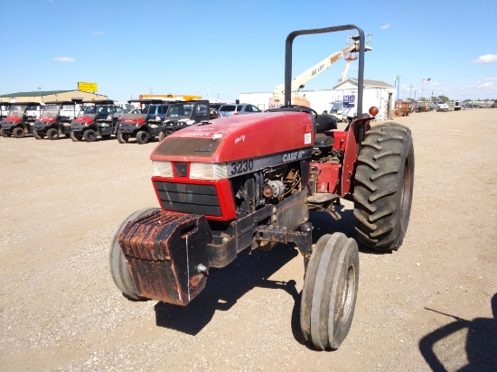 Case IH 3230 Utility Tractor