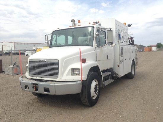 2002 Freightliner FL70 High Top Ext. Cab Service T