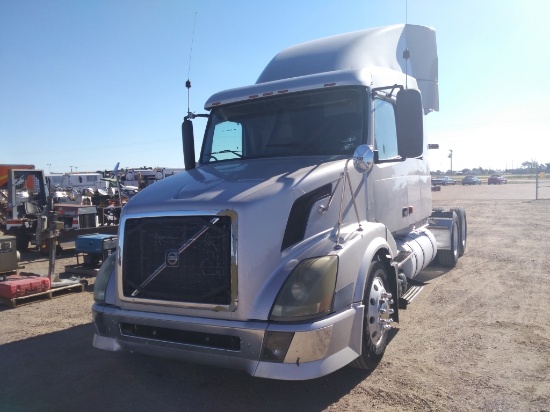 2005 Volvo Sleeper Truck Tractor