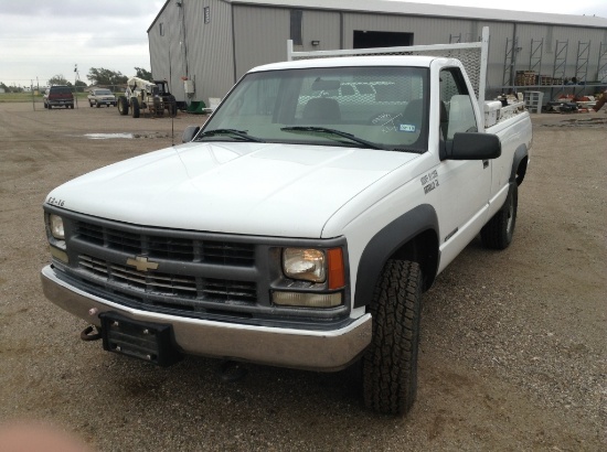 2000 Chevrolet C/K 2500 S Pickup Truck