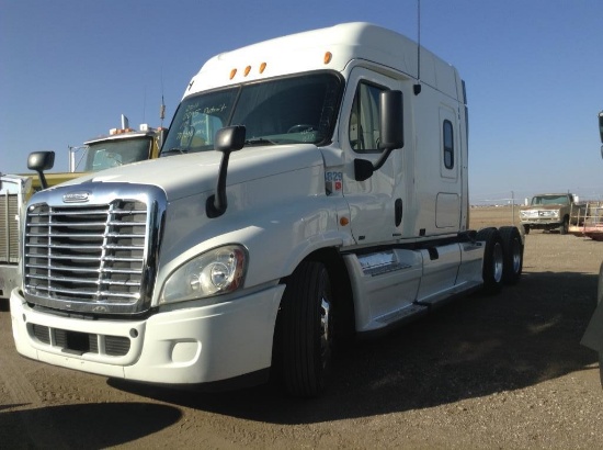 2011 Frghtliner Cascadia Sleeper Truck Tractor Sem