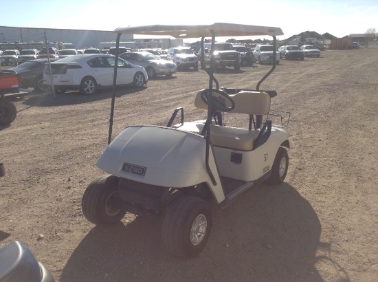 E-Z-Go 2 Seat Golf Cart w/Charger Engine Type: Battery , Fuel Type: Electric , Transmission: Automat