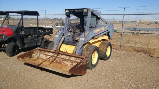 New Holland LS180 Skid Steer *NON-OPERABLE* Engine Type: 3 Cylinder , Fuel Type: D , Transmission Ty