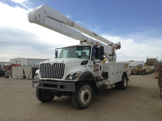 2009 International 7300 Arial Service Body Truck 4x4 6 Cylinder , Fuel Type: D , Transmission: Autom