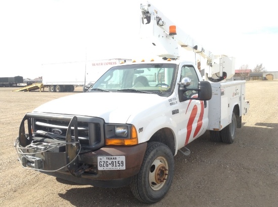 2003 Ford F-350 Single Cab Service Bucket Truck 4x4 Triton V10 , Fuel Type: G , Transmission: Automa