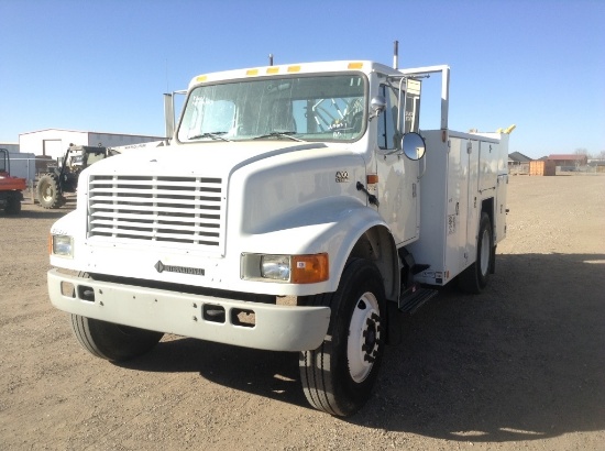 2002 International 4700 S/A Compressor Truck 12' Utility Bed, Pintle Hitch, Underbody Air Compressor