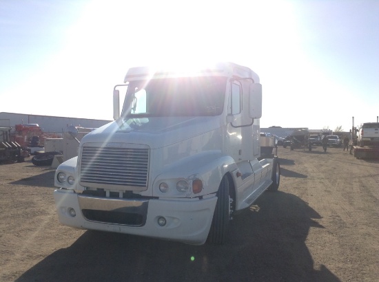 2007 Freightliner Sleeper Truck Tractor RWD 6 Cylinder , Fuel Type: D , Transmission: 10 Speed , Col