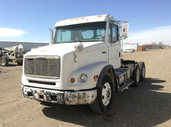 2000 Freightliner Day Cab Truck Tractor 4X2 6 Cylinder , Fuel Type: D , Transmission: 8 Speed , Colo