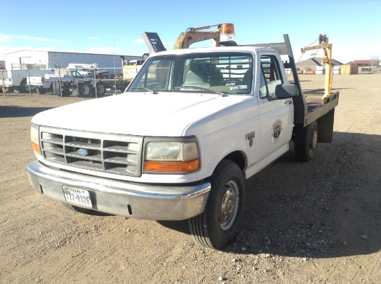 1997 Ford F-250 Single Cab Flatbed Crane Truck RWD V8 , Fuel Type: G , Transmission: 4 Speed Transmi