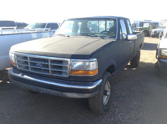 1994 Ford F-250 Pickup Truck 4WD V8, 7.5L , Fuel Type: G , Transmission: 0 , Color: Black , ODO Read