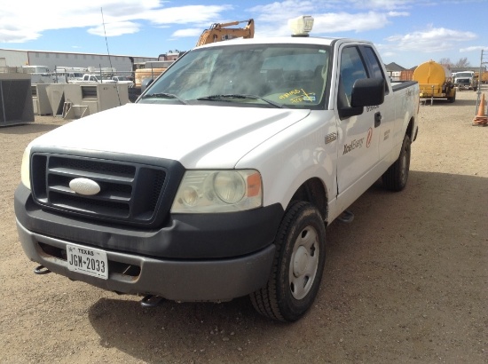 2006 Ford F-150 Pickup Truck 4WD V8, 4.6L , Fuel Type: G , Transmission: A4 , Color: White , ODO Rea
