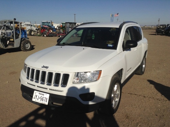 2013 Jeep Compass SUV SUV FWD I4, 2.0L , Fuel Type: G , Transmission: 0 , Color: White , ODO Reads: