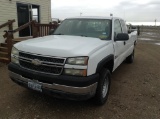 2005 Chevrolet Silverado Pickup Truck RWD V8, 6.6L T , Fuel Type: D , Transmission: 0 , Color: White
