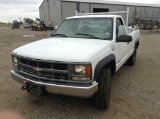 2000 Chevrolet C/K 2500 S Pickup Truck 4WD V8, 5.7L , Fuel Type: G , Transmission: 0 , Color: White