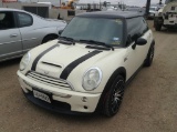 2006 Mini Cooper Hatchback Car FWD I4, 1.6L SC , Fuel Type: G , Transmission: 0 , Color: White , ODO
