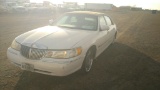 2000 Lincoln Town Car Sedan Car RWD V8, 4.6L , Fuel Type: G , Transmission: A4 , Color: White , ODO