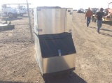 Manitowoc Ice Machine w/Base