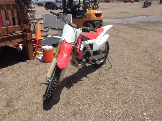 2014 Honda CRF250R Dirt Bike