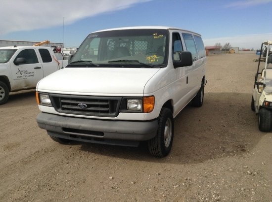 2004 Ford E-Series Cargo Full-Size Van