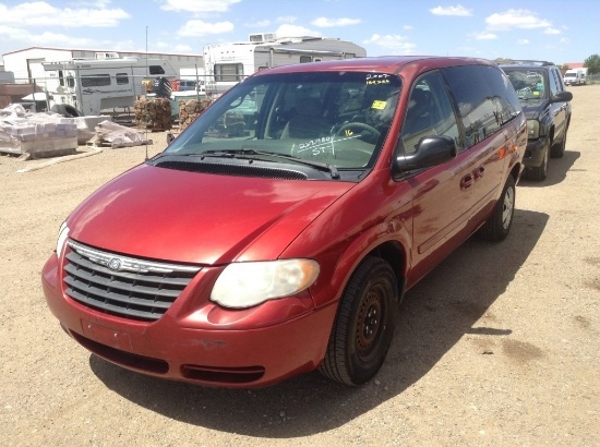 2007 Chrysler Town and Co Mini-Van Van