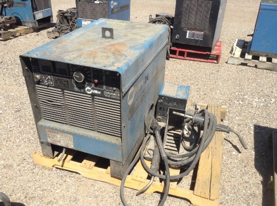 Miller Deltaweld 451 Welder w/Miller 24v Wire Feed