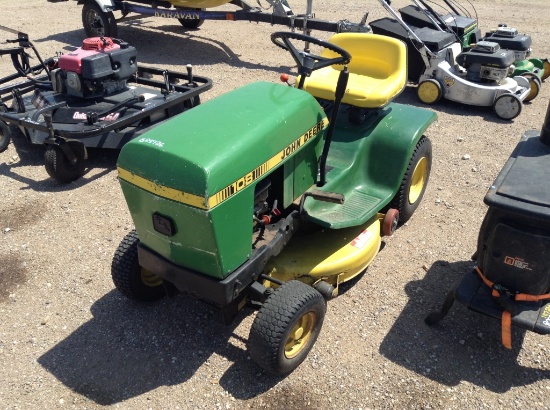 John Deere 108 Riding Mower