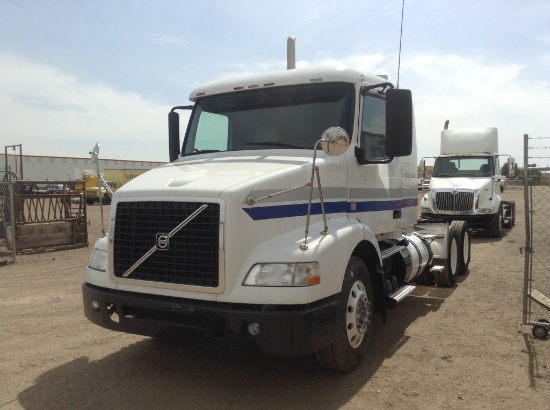 2011 Volvo Sleeper Truck Tractor