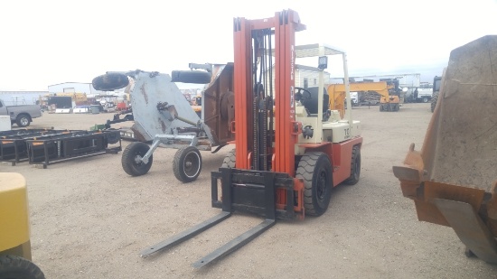 Nissan 70 Forklift