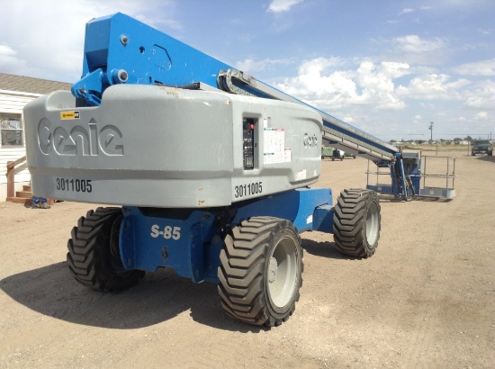2015 Genie S-85 Man Lift