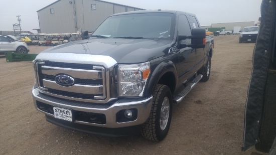 2016 Ford F-250 Crew Cab Truck