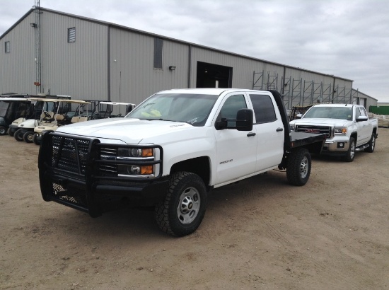 2015 Chevrolet Silverado Pickup Truck 4X4 V8, 6.6L T , Fuel Type: D , Transmission: A6 , Color: Whit