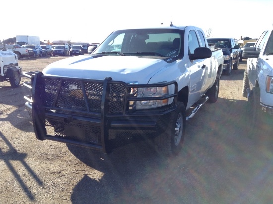 2013 Chevrolet Silverado Pickup Truck 4X4 V8, 6.0L , Fuel Type: G , Transmission: A6 , Color: White 