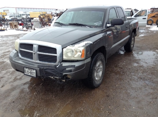 2006 Dodge Dakota Pickup Truck 4WD V8, 4.7L , Fuel Type: G , Transmission: 0 , Color: GrAY , ODO Rea